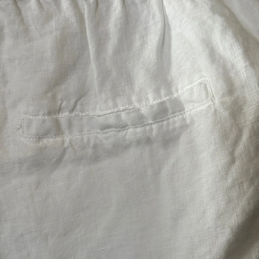 Tahari Women's Crisp White Athletic Shorts - Picture 6 of 6
